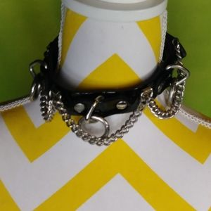 Bondage choker with chains